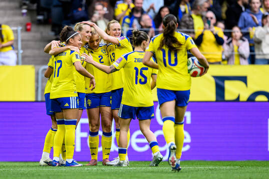 Stina Blackstenius of Sweden celebrates