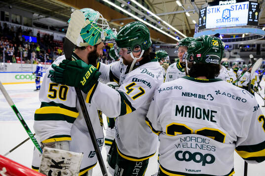 Björklövens målvakt Frans Tuohimaa och Marcus Björk
