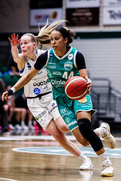 Södertäljes Laura Zolper och Luleås Sofia Kobylak