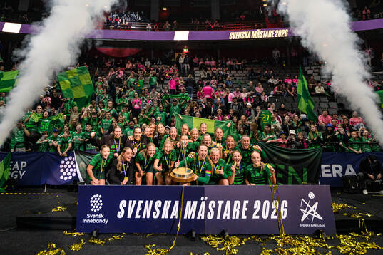Thorengruppens spelare jublar