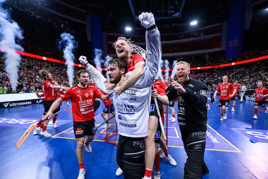 Storvretas målvakt Måns Parsjö jublar