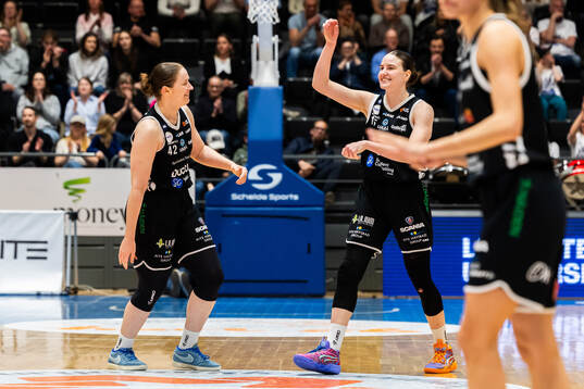 Luleås Fanny Wadling och Kadri-Ann Lass