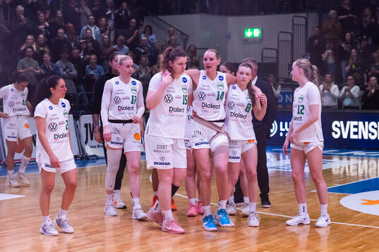 Södertäljes Karla Vres, Louice Halvarsson och Edel Hjelle