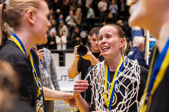 Luleås Sofia Persson med glädjetårar