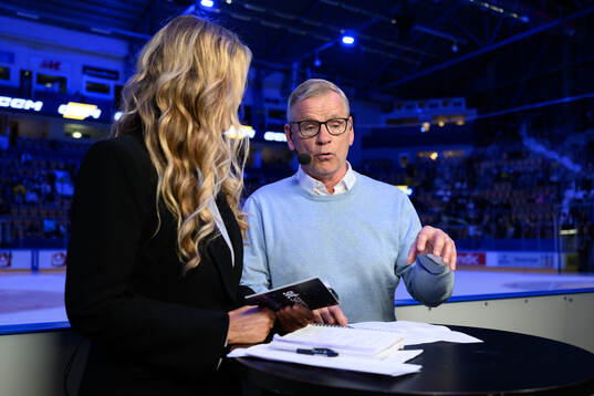 Marie Lehmann and Håkan Loob in the studio of Swedish