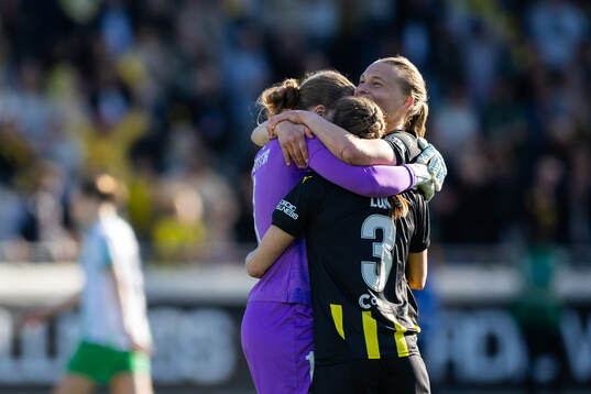 Goalkeeper Fanney Inga Birkisdottir, Stine Sandbech and