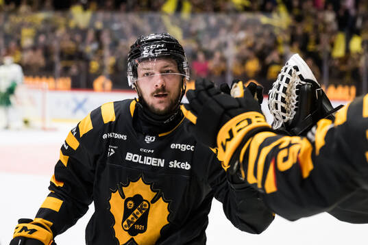 Skellefteås Oliver Okuliar jublar
