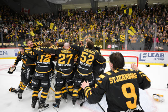 Skellefteås spelare jublar