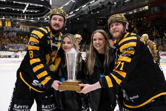 Skellefteås Oliver Okuliar och Jonathan Davidsson med