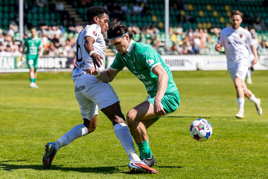 Nordic Uniteds Nhome Daneyl och Ljungskiles Mehmet Uzel