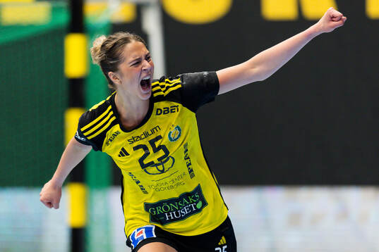 Sävehofs Emma Mihailovic jublar