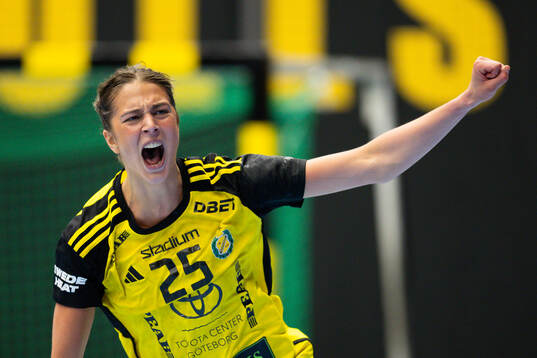 Sävehofs Emma Mihailovic jublar