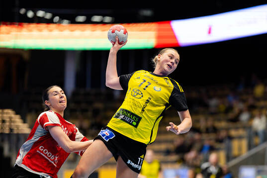 H65 Höörs Ofelia Shoai Hallberg och Sävehofs Stina