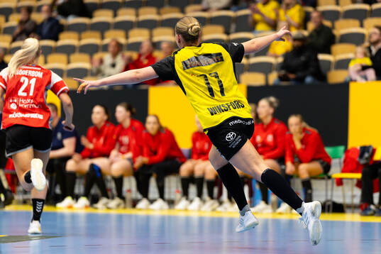 Sävehofs Stina Wiksfors jublar