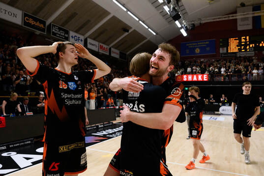 Borås Justin Vander Baan och AJ Clayton  jublar