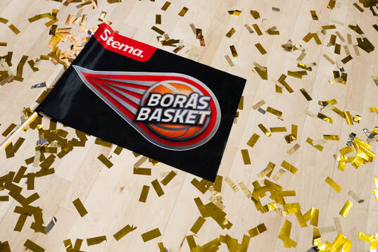 Borås baskets flagga med konfetti