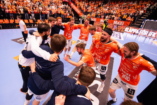 IFK Kristianstads spelare jublar