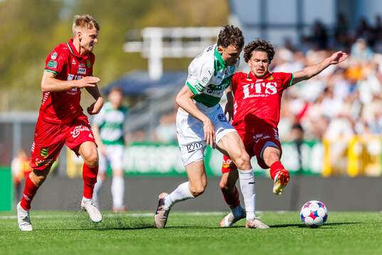 GAIS Robert Frosti Thorkelsson och William Milovanovic mot