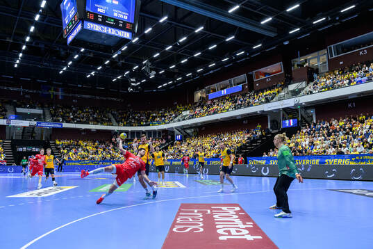 Veron Nacinovic of Croatia and Jonathan Carlsbogård and