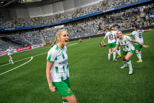 Hammarbys Alice Carlsson jublar på slutsignal