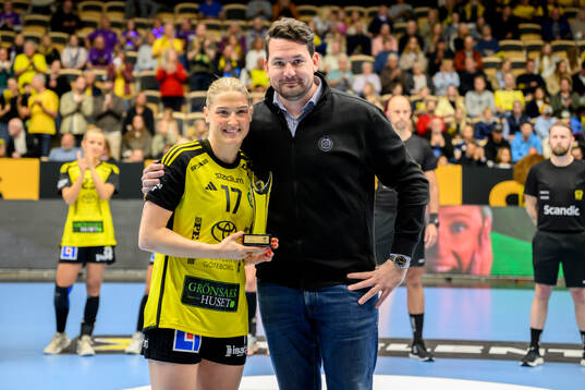 Sävehofs Nina Dano tar emot pris som årets högernia av