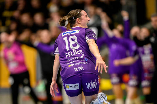 Skaras Melanie Felber jublar