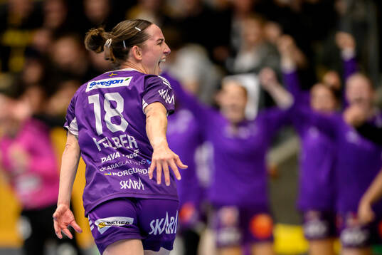 Skaras Melanie Felber jublar