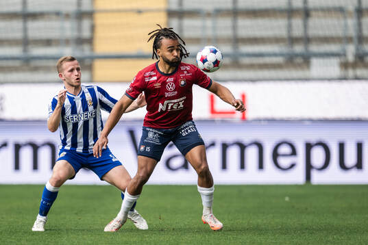 IFK Göteborgs Jonas Bager och Örgrytes Jerome Tibbling