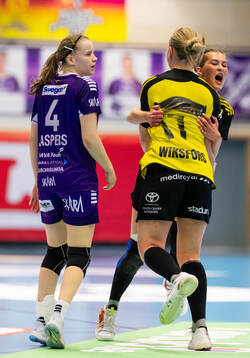 Skaras Evi Jaspers deppar medan Sävehofs Stina Wiksfors