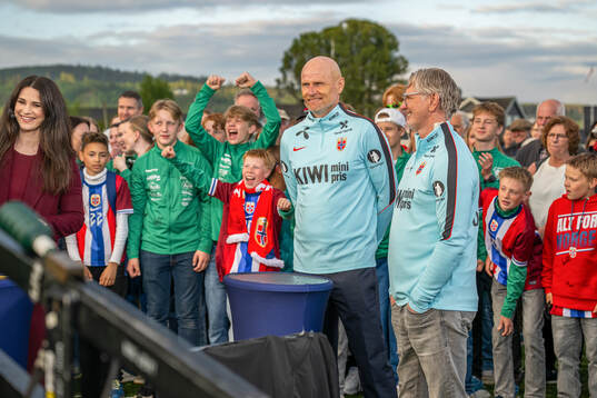 Head coach Ståle Solbakken and assistant coach Kent