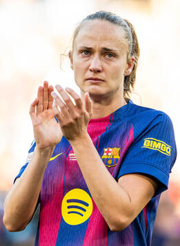 Caroline Graham Hansen of Barcelona in tears while