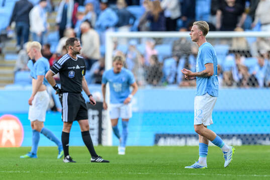 Malmö FFs Daniel Gudjohnsen deppar