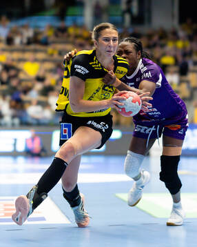 Sävehofs Emma Mihailovic och och Skaras Meja Norrgård