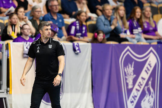 Skaras tränare Rasmus Overby