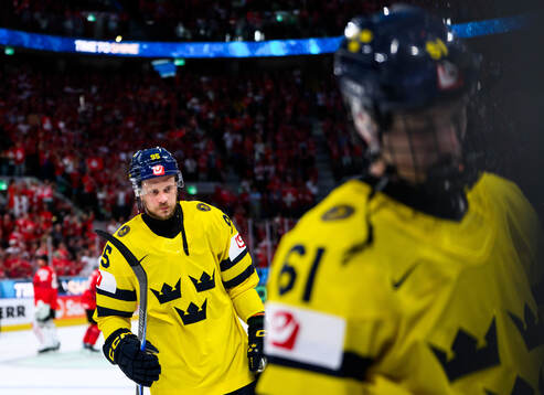 Bläddra bland fler bilder av 2026 IIHF Ice Hockey World Championship, Quarterfinal, Switzerland - Sweden