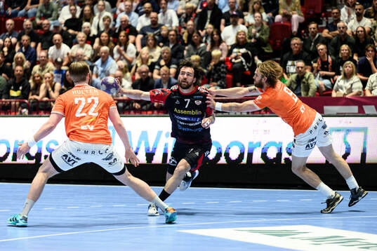 HK Malmös Tim Hilding och IFK Kristianstads Anton Hallbäck