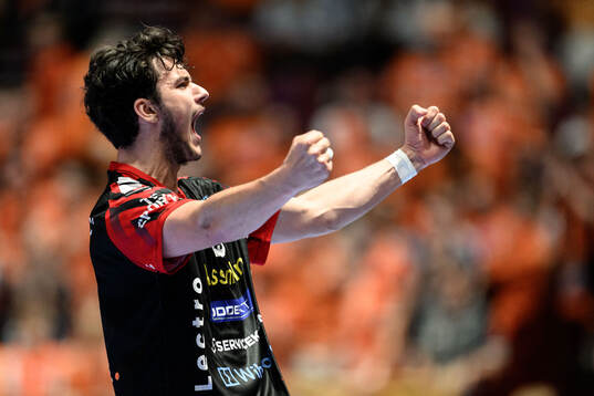 HK Malmös Nikola Roganovic jublar