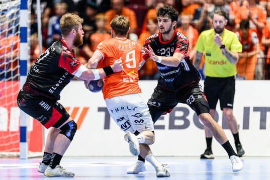 HK Malmös Hugo Stuivers och IFK Kristianstads Isaac Biel