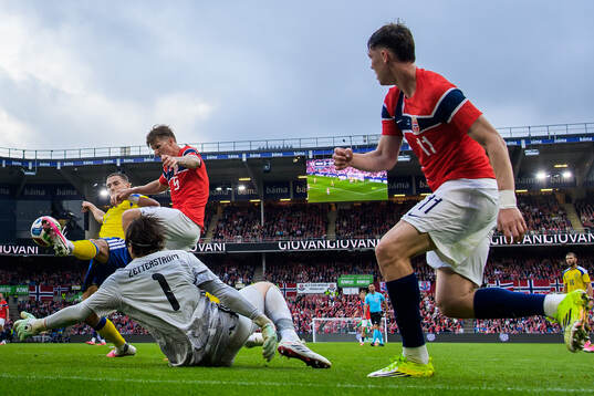 Gustaf Lagerbielke and goalkeeper Jacob Widell Zetterström