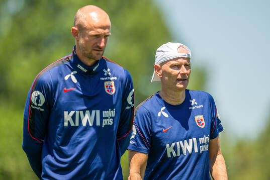 Player manager Brede Hangeland and head coach Ståle