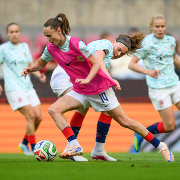 Caroline Graham Hansen and Sunniva Skoglund of Norway