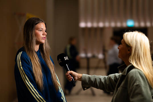 Bella Andersson at a press event with the women's national