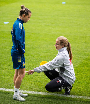 Julia Zigiotti Olme and physiotherapist Jenny Larsson of