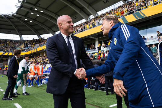 Head coach Andrea Soncin of Italy and Head coach Tony