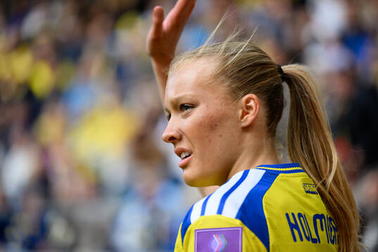 Smilla Holmberg of Sweden