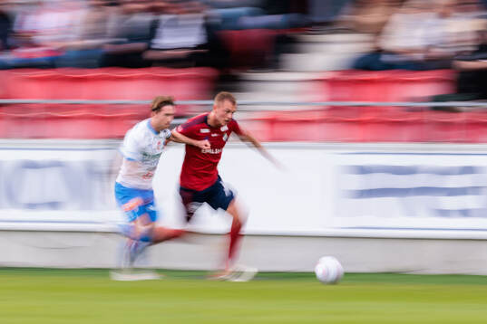 IFK Värnamos Carl Johansson och Östers Dennis Olsson