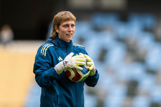 Goalkeeper Moa Edrud of Sweden