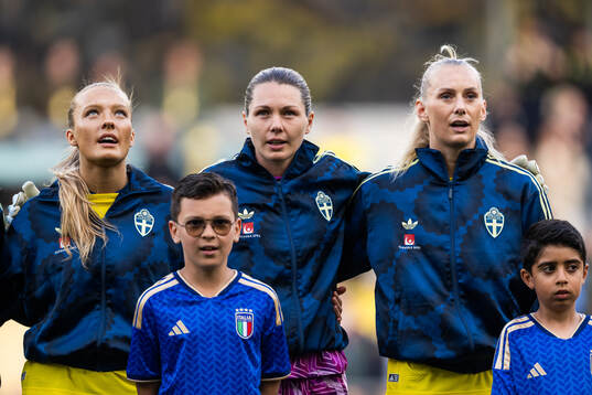Smilla Holmberg, goalkeeper Jennifer Falk and Stina