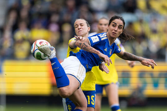 Martina Piemonte of Italy and Julia Zigiotti Olme of Sweden