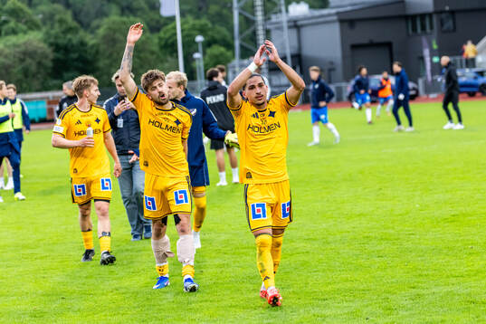 IFK Norrköpings spelare jublar